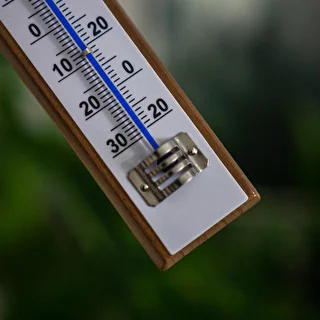 Termometr pokojowy z białą skalą (-30°C do +50°C) 20cm – zdjęcie 4