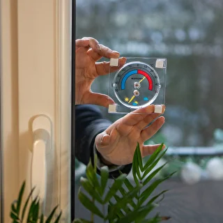 Termometr uniwersalny z higrometrem transparentny, samoprzylepny (-50°C do +50°C) – zdjęcie 4