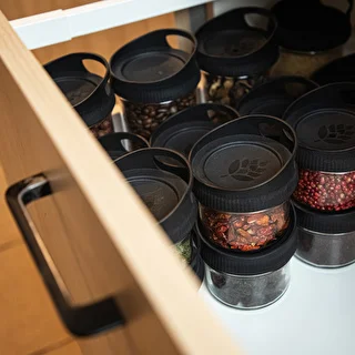 Pojemnik szklany 235 ml, z zakrętką do zawieszania – zdjęcie 8