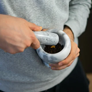 Marmurowy moździerz kuchenny, szary, fi 10,5 cm – zdjęcie 13