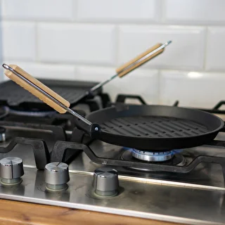 Patelnia żeliwna okrągła, śr. 24 cm – zdjęcie 4