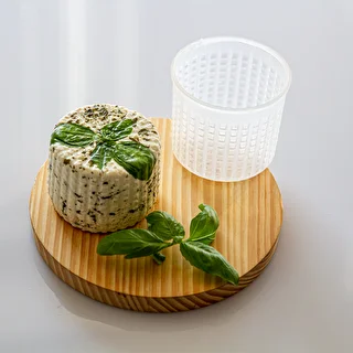 Forma serowarska okrągła  Ø 8,4 x 7,4 cm na 250 g – zdjęcie 2