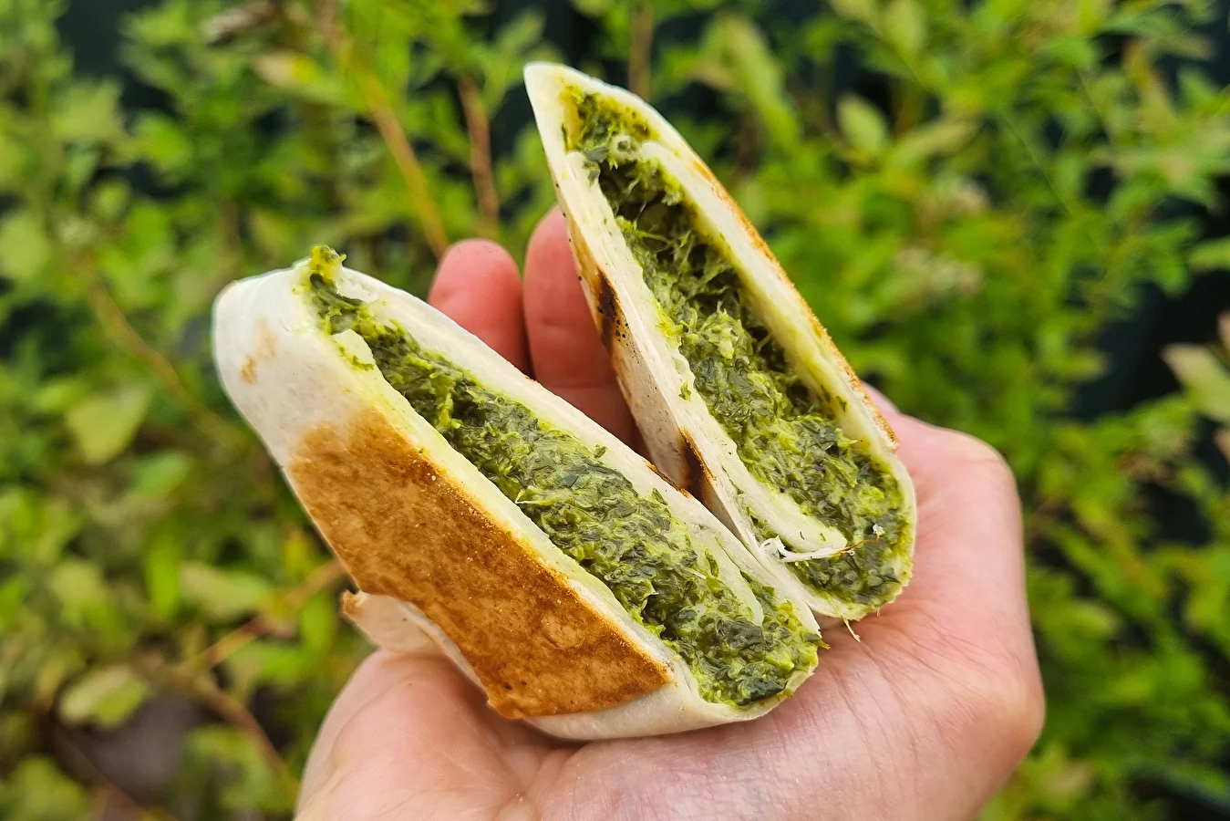 Grillowane tortille ze szpinakiem i fetą