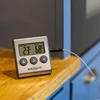 Elektroniczny termometr kuchenny z sondą (0°C do 250°C) - 12 ['termometr z sondą', ' termometr elektroniczny', ' termometr kuchenny', ' termometr do żywności', ' termometr do pieczenia', ' do smażenia', ' do gotowania', ' do mięs', ' do ciast']