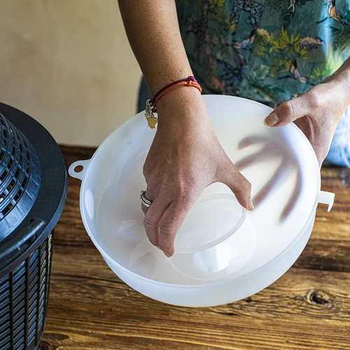 Lejek plastikowy biały fi 25cm - 4 ['lejek do wina', ' lejek do balonów', ' lejek do balonów na wino', ' uniwersalny lejek', ' do filtracji wina', ' akcesoria do winiarstwa']