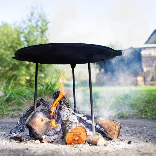 Patelnia grillowa, żeliwna, fi 44 cm - 17 ['patelnia żeliwna', ' patelnia grillowa', ' duża żeliwna patelnia', ' patelnia podwieszana', ' patelnia na nóżkach', ' grillowanie', ' żeliwo do grillowania', ' patelnia do trójnogu', ' grillowanie w naczyniach z żeliwa', ' atrakcyjne grillowanie', ' uniwersalna patelnia żeliwna', ' zestaw do grillowania', ' co na prezent', ' grillowanie inaczej', ' impreza przy grillu']