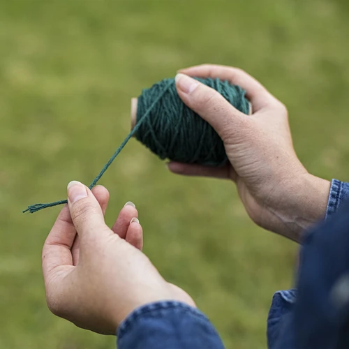 Sznurek bawełniany zielony 2 mm/55 m/100 g - 6 ['sznurek z bawełny', ' sznurek bawełniany', ' sznurek do delikatnych roślin', ' ', ' sznurek naturalny', ' ekosznurek', ' sznurek do makramy', ' sznurek do wiązania', ' sznurek do rękodzieła', ' sznurek do ściągania', ' sznurek zielony', ' zielony sznurek']