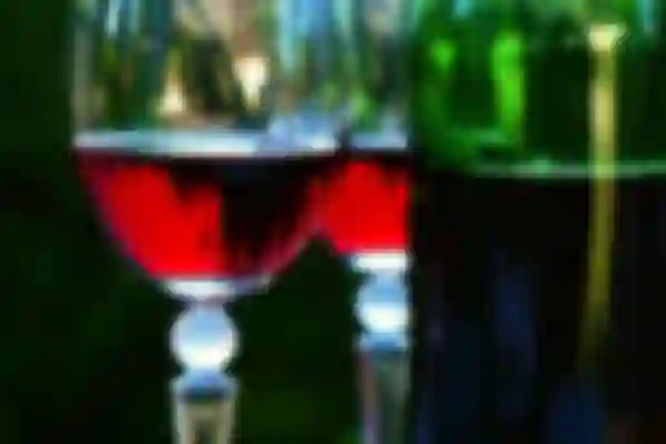Domowe wino wiśniowo-agrestowe